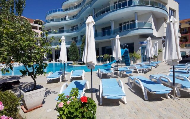 Хотел Блу Бей, Първа линия, Слънчев бряг