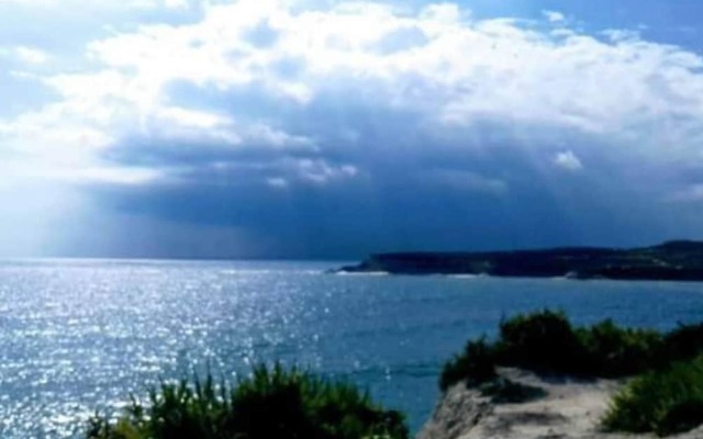 Peaceful Haven With Stunning Views Close to sea