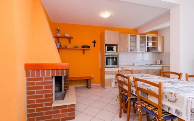 Apartments Plavac Mali