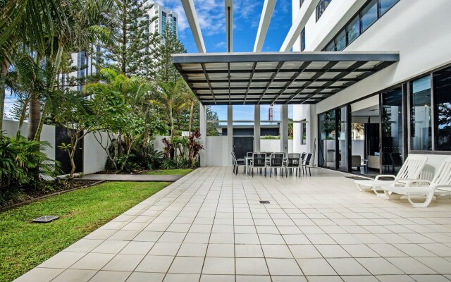Ultra Broadbeach