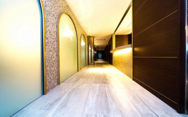 MINAMISENBA Crystal Hotel