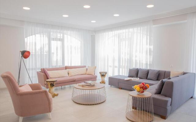 Kokhta Plaza Boutique Hotel