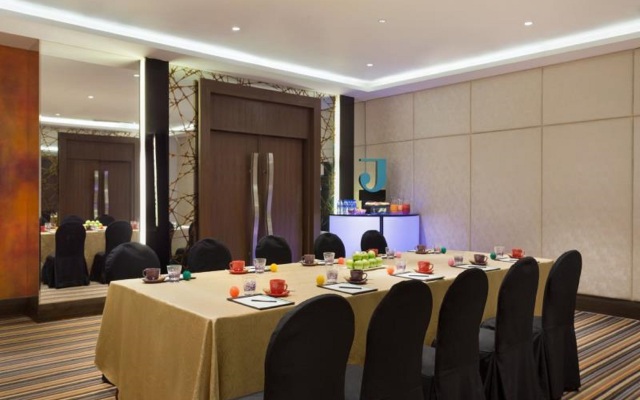 JEN Manila by Shangri-La