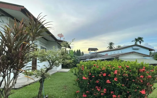 Baan Bonsuan Hill Guesthouse