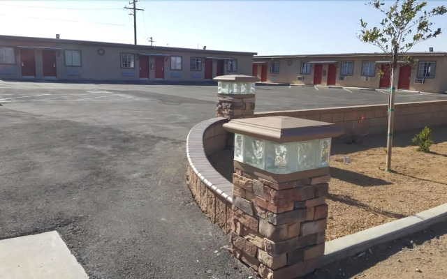 Motel 6 on Maple