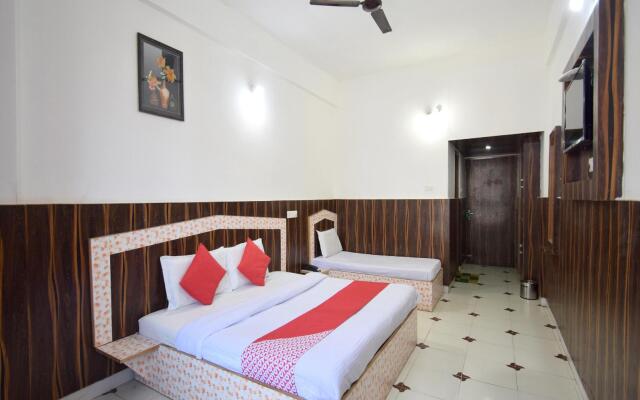 OYO 5239 Hotel Satya Shree