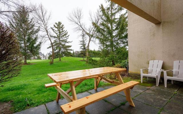 Wintergreen Retreat with Private Sauna & Patio 82291