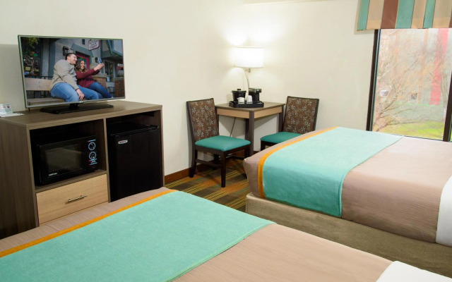 Pigeon River Inn