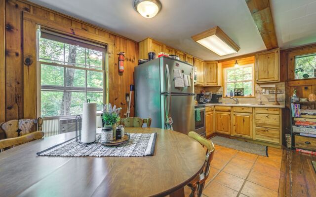 Pet-friendly Creekside Cabin w/ Pool Access!