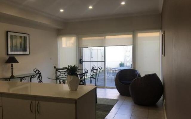 Travers Street Apartment