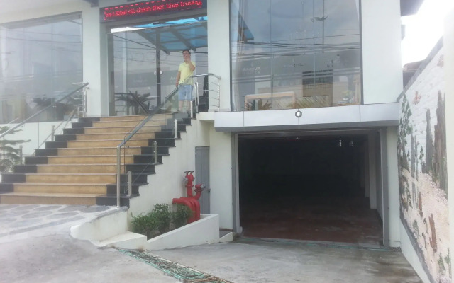 Anova Airport Hotel — Convenient & Friendly