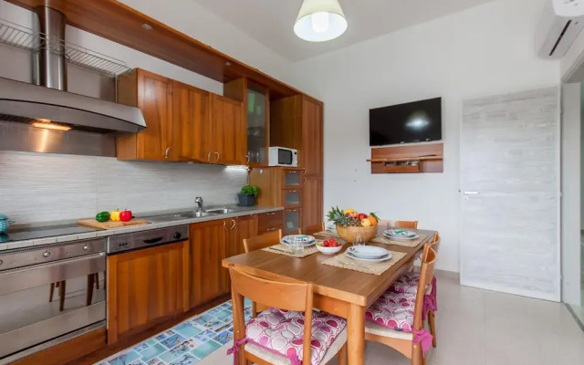 Villa Salemi With Pool