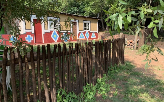 Lion's Den Backpackers