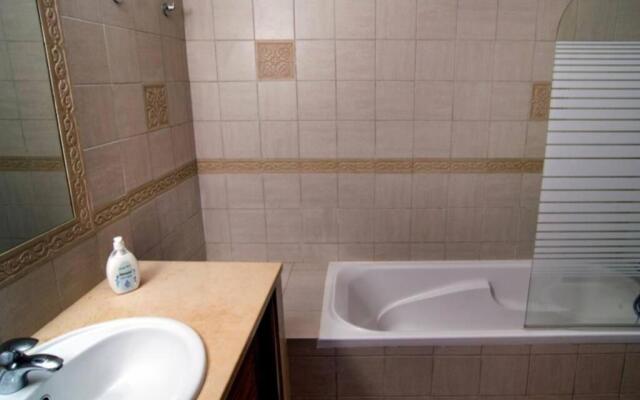 Spacious 3 bedroom villa with pool