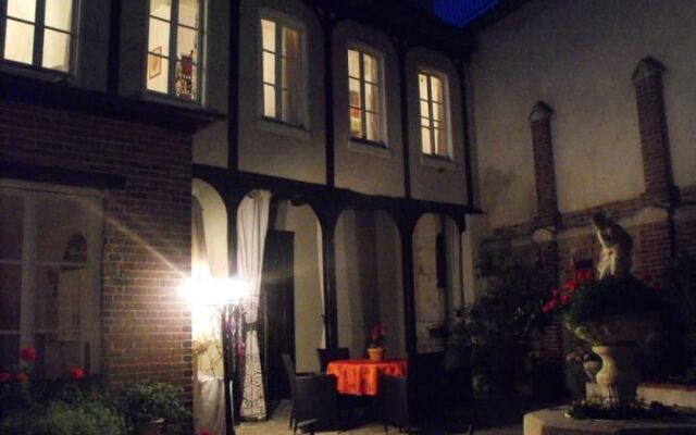 Le Montant au Palais