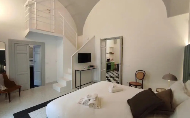 1940 Luxury Accommodations - Diamante Boutique Apartment