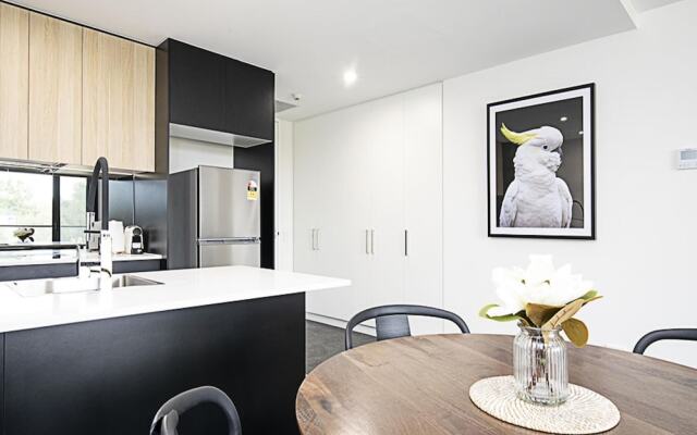 CANBERRA CHIC-hosted by:L'Abode Accommodation