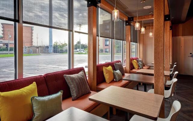 Tru by Hilton Louisville Airport