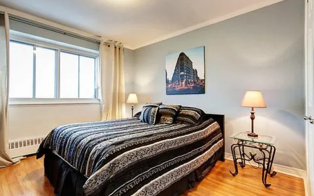 Château Royal Hotel & Suites