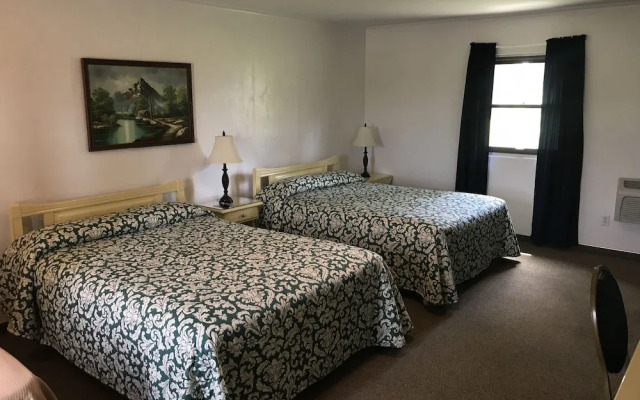 The Evergreen Inn - Motel and RV Park