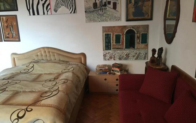 Art House 01