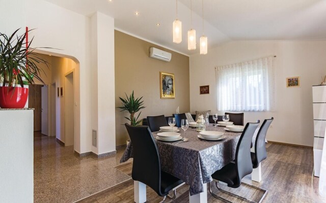 Stunning Home in Fazana With Wifi and 3 Bedrooms