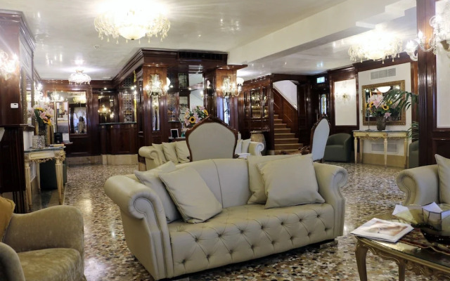 Hotel Savoia & Jolanda
