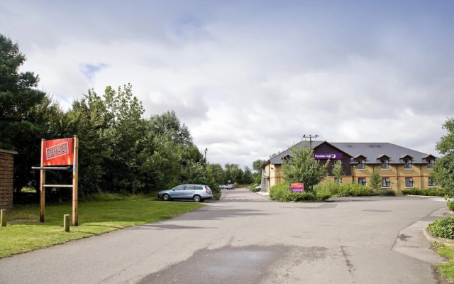 Premier Inn Bedford (Priory Marina)