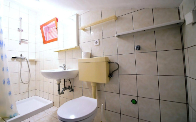 Apartments Zdjelar