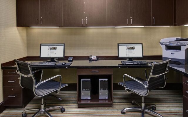 HAMPTON INN &amp; SUITES SMITHFIELD(H)