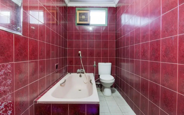 OYO 94082 Hotel Gurita