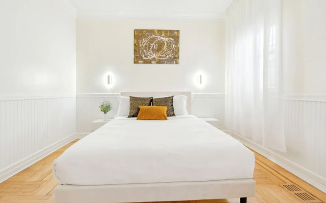 3BR Luxury Retreat with Easy Parking