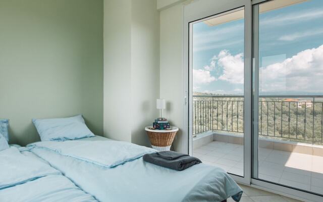 Chloe Apartments by QR booking