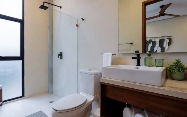 Luxury Penthouse w Private Pool Stunning Views