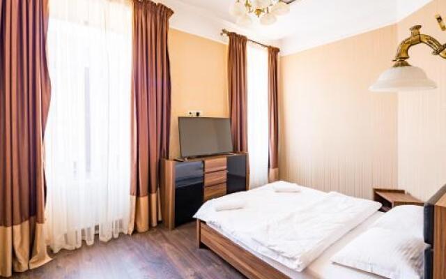 Apartment on Doroshenka Street 1