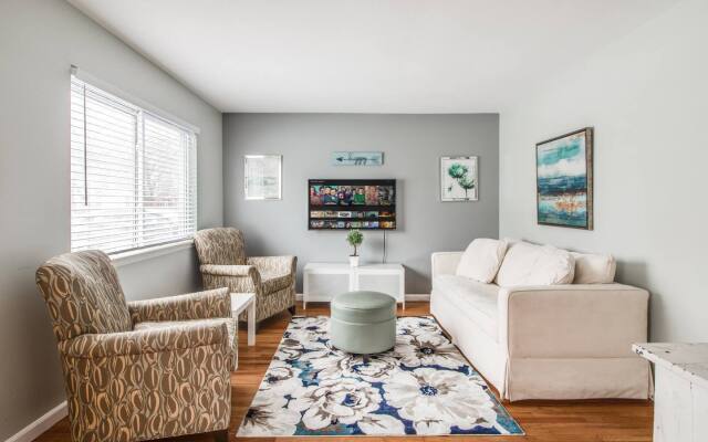 Beautiful retreat Home Near Auburn Hills/Waterford