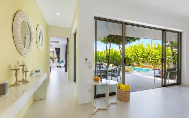 Villa White Orchid