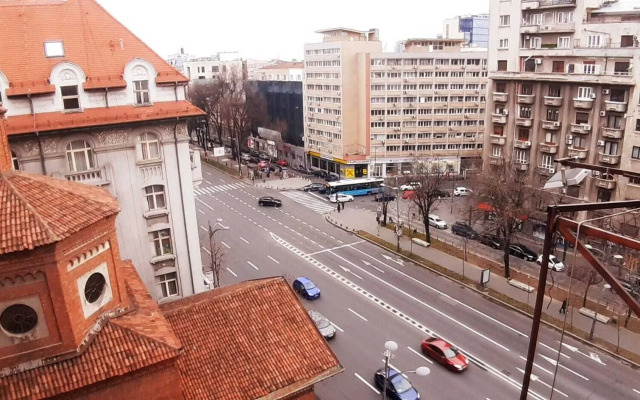 Sunny 3BR Midtown Flat - Amazing View Balcony