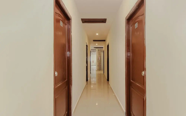 OYO 28743 Golconda Inn