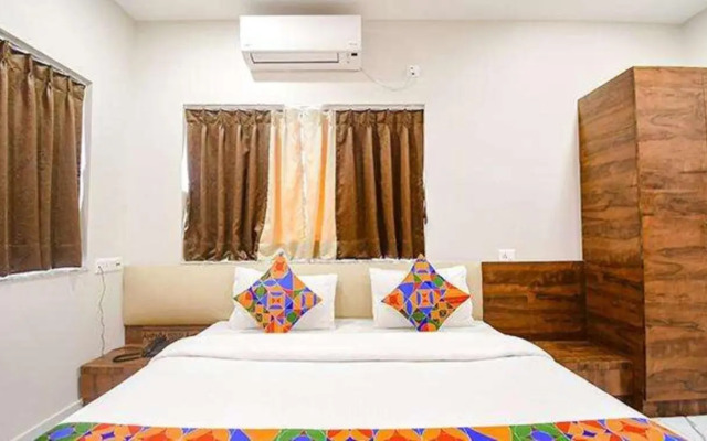 Fabhotel Dak Plaza