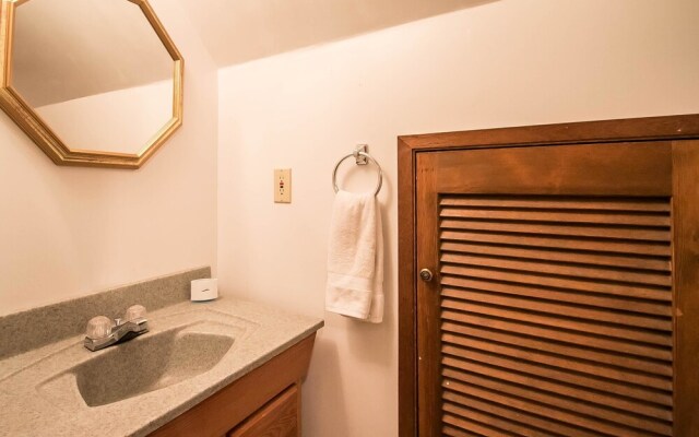 Ole' Berg's Den in Lake Wenatchee