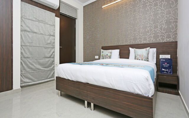OYO 9596 Hotel Radha Nikunj Residency