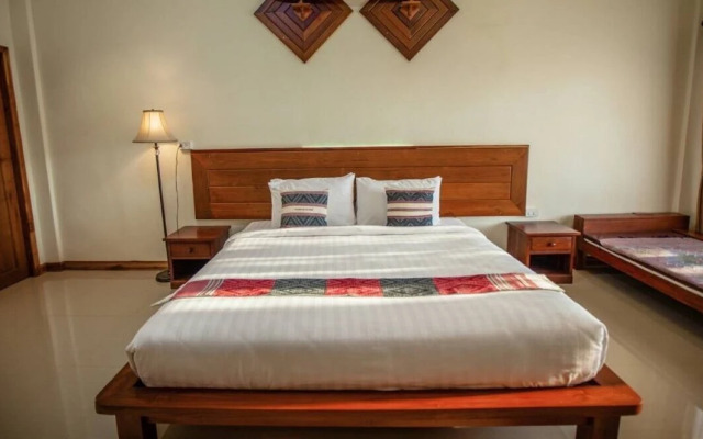 Nan Green Lake View Resort