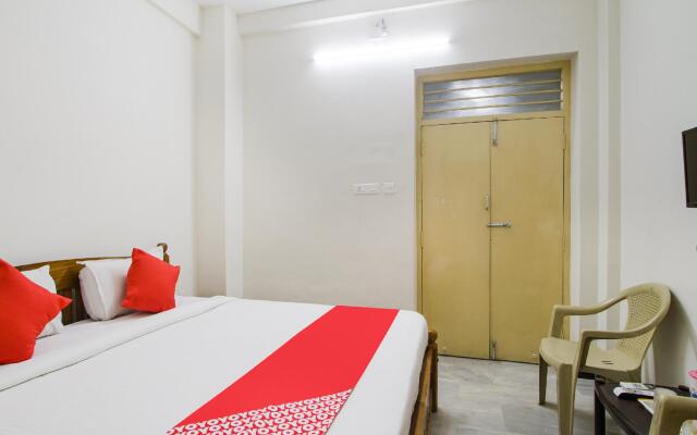 OYO Flagship 70326 Hotel HARI Palace