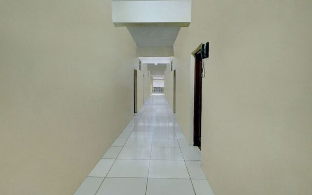 Oyo 30636 Hotel Navaratna International