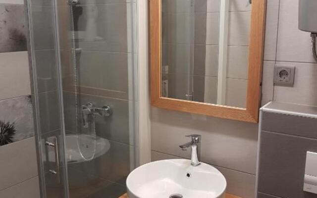 Apartments and Rooms Milena