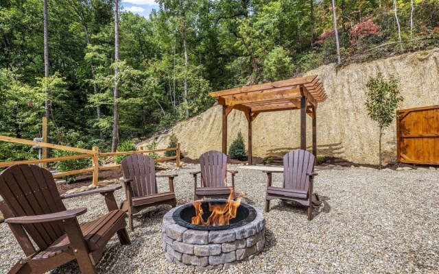 Splashin Around 4 Bedroom Home by Redawning