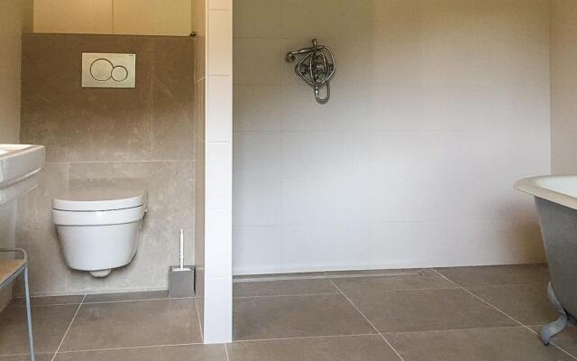 Historic Mansion by the River Lot in Cenevieres