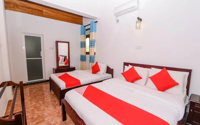 OYO 392 Redstar Kandyan