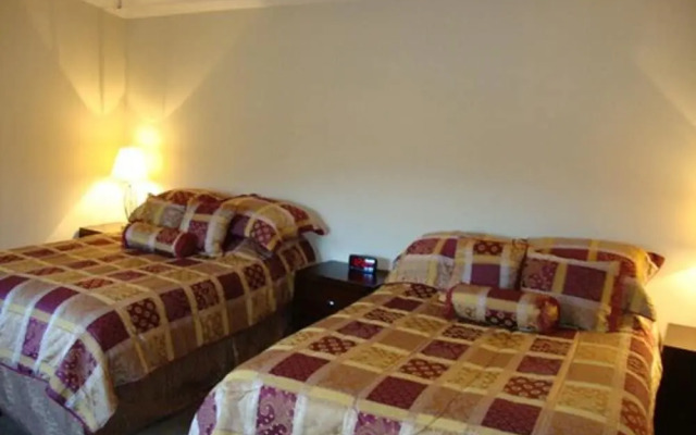 Helmcken Falls Lodge
